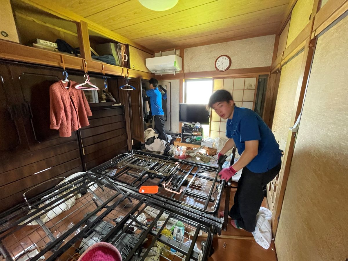 「一戸建て住宅で家具や家電などの遺品整理を行いました」作業写真