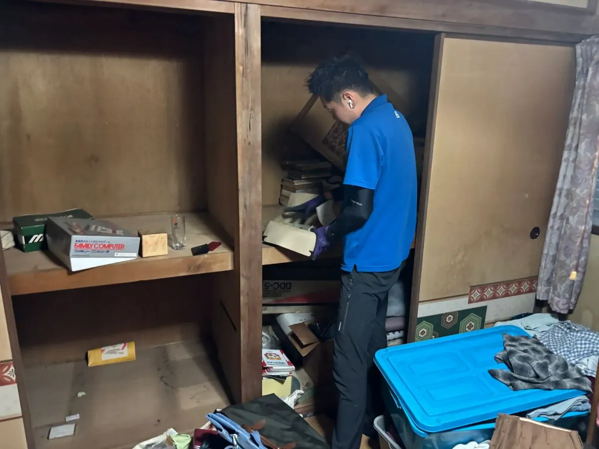 「2LDKの一軒家で整理と不用品の引き取りをさせていただきました」作業写真