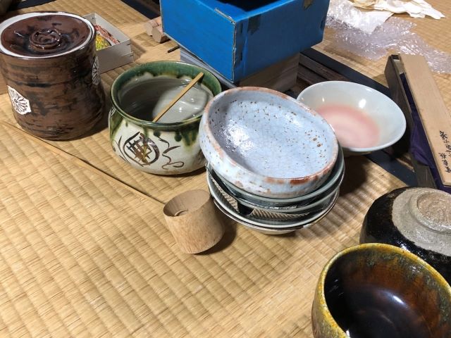 畳の上に置かれた遺品